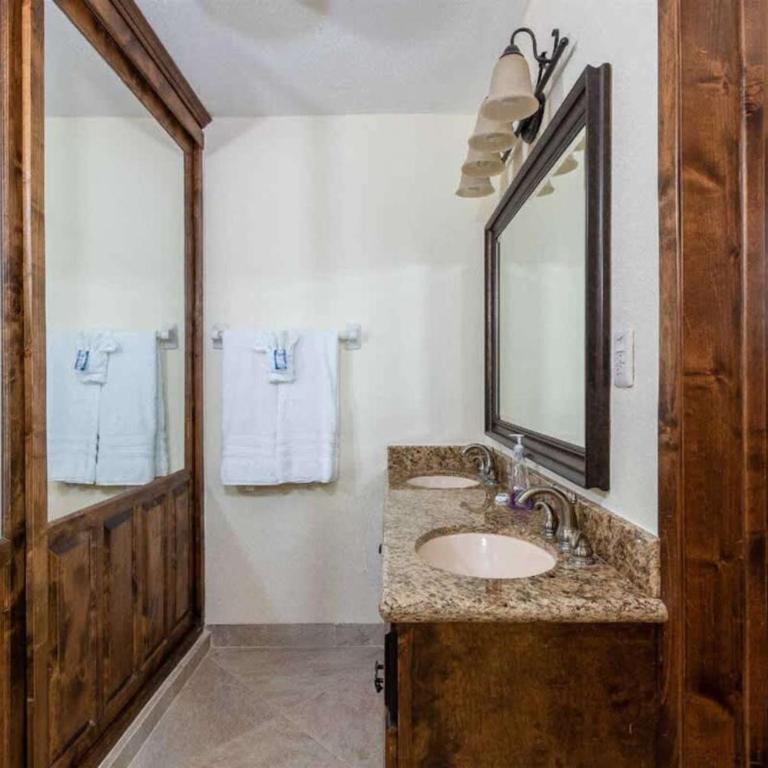 Beautiful Beachfront Home Casa de Veranos - Apartment - 21