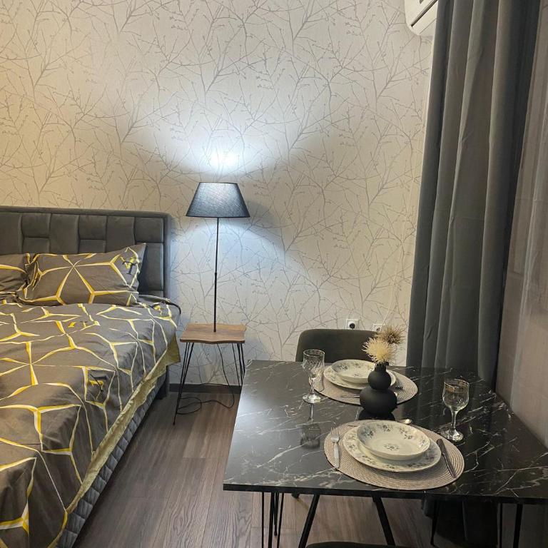 Cozy Star Studio for Couples - One-Bedroom Apartment - 4