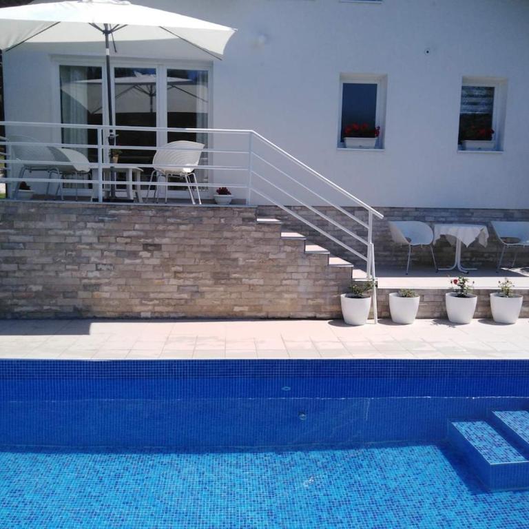 House with a swimming pool - Vila sa 3 Spavaće Sobe - 16