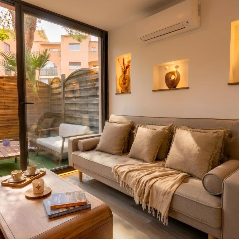Charme de Mougins & proximité Cannes Logement idéal pour couple en séjour détente ou professionnels en déplacement - Appartement - Rez-de-Chaussée - 1
