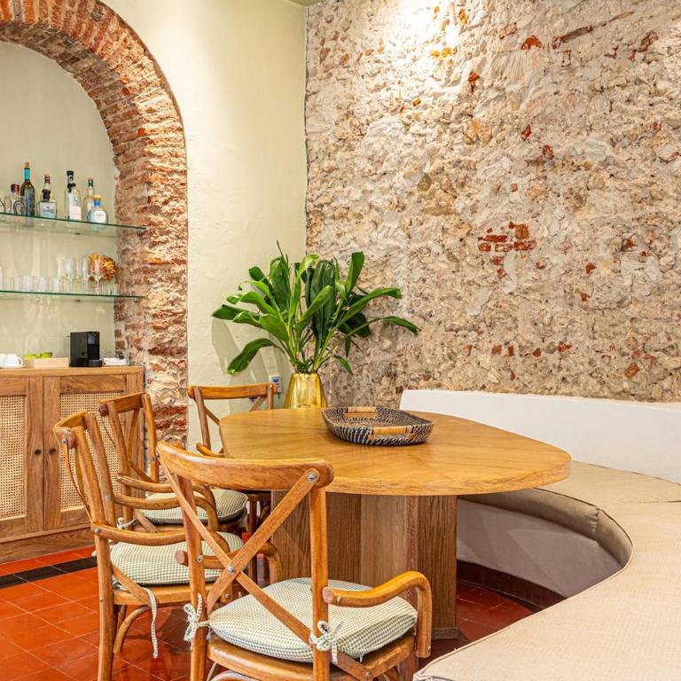 Casa Torno 3BR w Private Pool & Best Location - Three-Bedroom House - 4