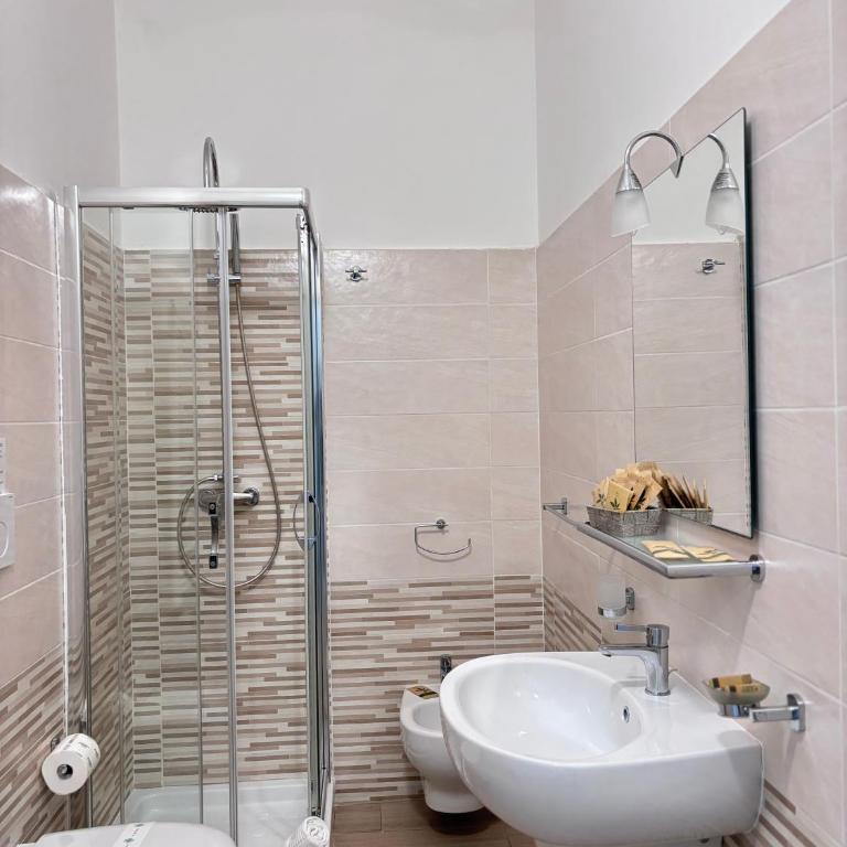 Faro Bianco Gallipoli - Suites & Apartments - Superior Triple Room with Sea View - 15