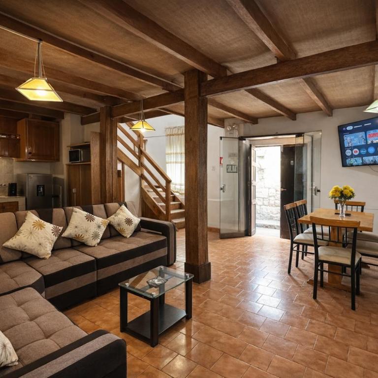 Casa para 22 personas en Cusco - A 3 min Plaza de Armas - Three-Bedroom Townhouse - 1