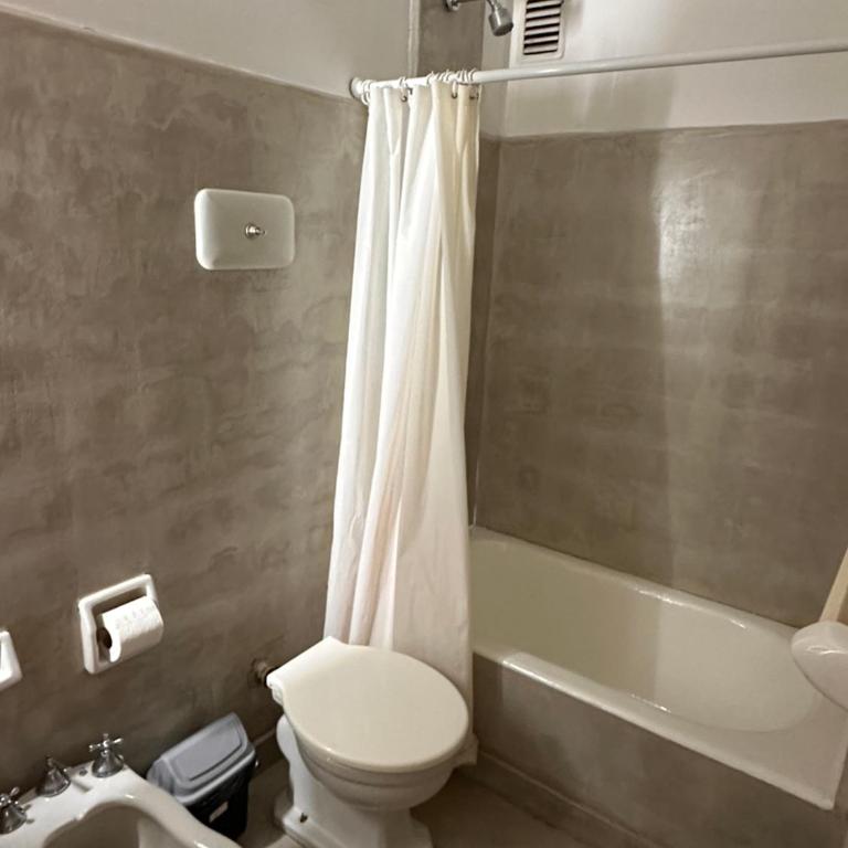 Monoambiente muy luminoso 2 cuadras Plaza de Mayo. - Apartamento de 1 dormitorio - 7