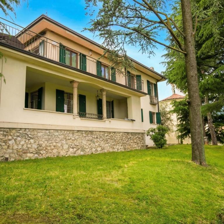 Villa Alberti Apt Bruna 900m from Garda lake with Shared Garden - Happy Rentals - Appartamento - Piano Terra - 2