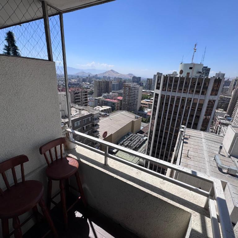 Depto en Santiago Centro con balcón y vista - parking opcional - Deluxe One-Bedroom Apartment with City View - 1