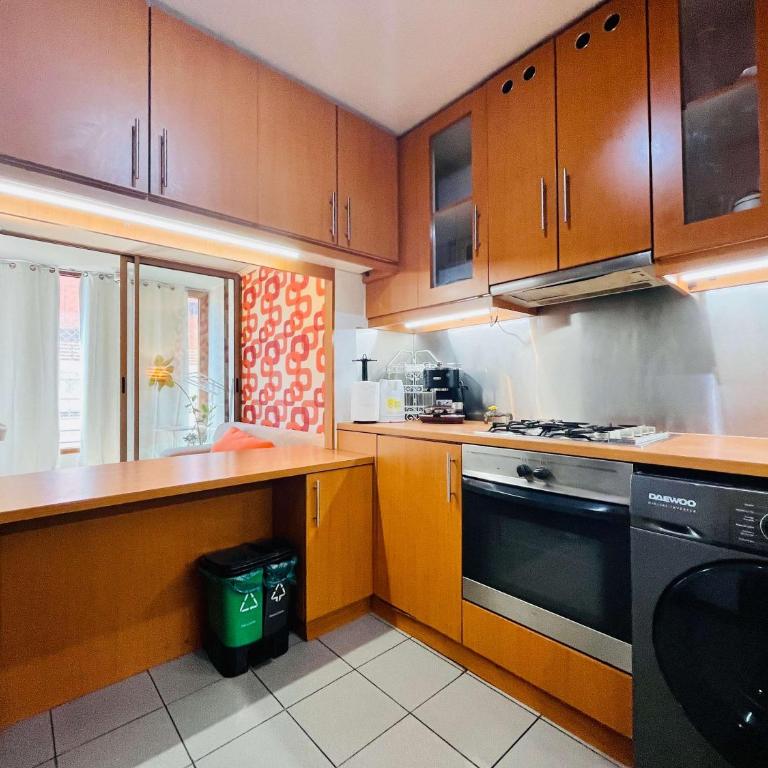 BUHO Urban Family Providencia AC Parking - Three-Bedroom Apartment - 12