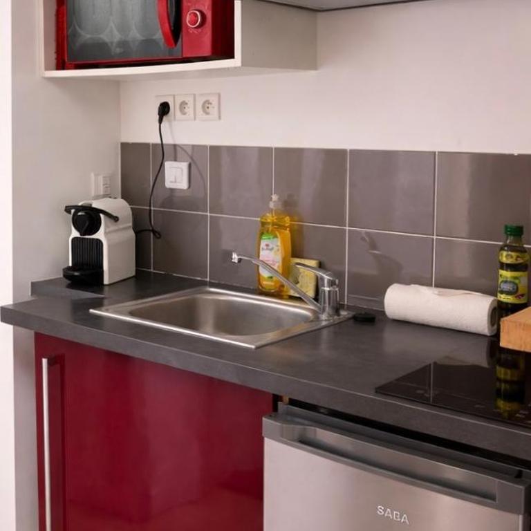 Perle Dazur Jacuzzi Suite Parking Prive 5min Mer - Apartamento de 1 dormitorio - 5