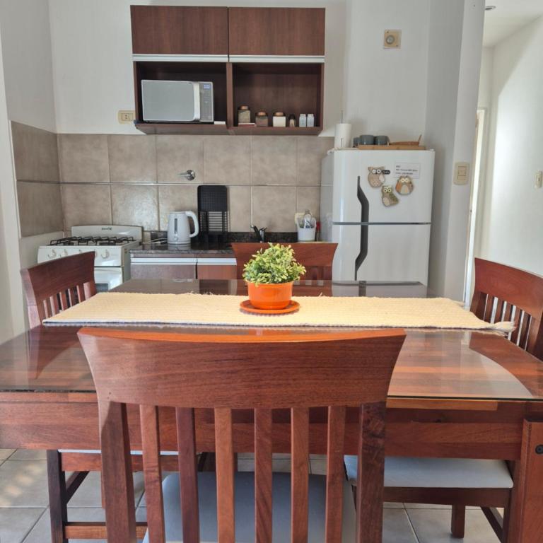 Departamento confortable con muy buena ubicacion y cochera para 4 personas - One-Bedroom Apartment - 4