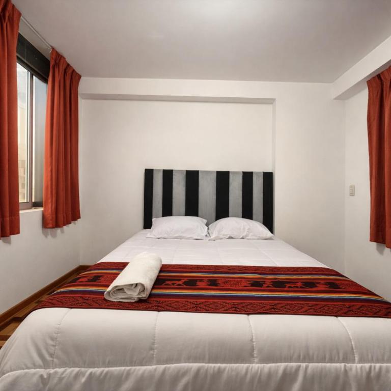 Dpto Pax 7 a 4 min Plaza de Armas - Con ascensor - Three-Bedroom Apartment - 2