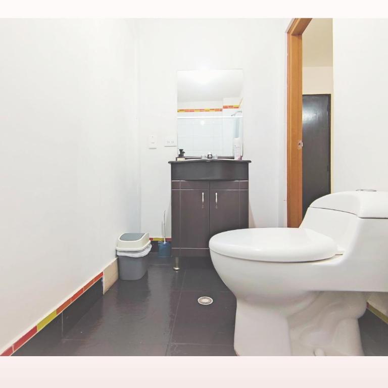 Espaciosa casa cerca del Estadio - Laureles Velódromo - Apartamento - 6