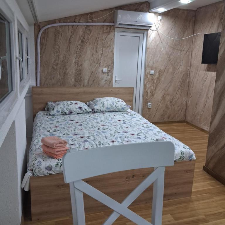 Dream 11 - One-Bedroom Apartment - 1