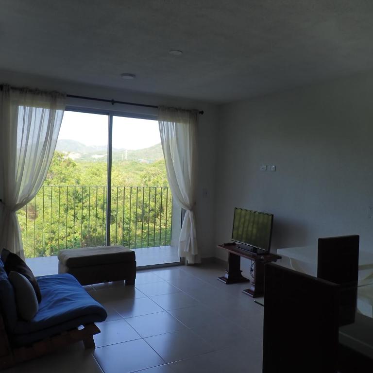 Acogedor y familiar Bello Horizonte Plaza - Apartment near Cabo Tortuga Beach & Airport Santa Marta - Three-Bedroom Apartment with View - 15