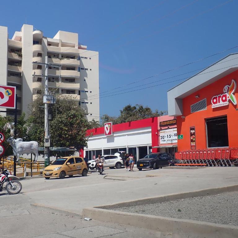 Acogedor y familiar Bello Horizonte Plaza - Apartment near Cabo Tortuga Beach & Airport Santa Marta - Three-Bedroom Apartment with View - 62