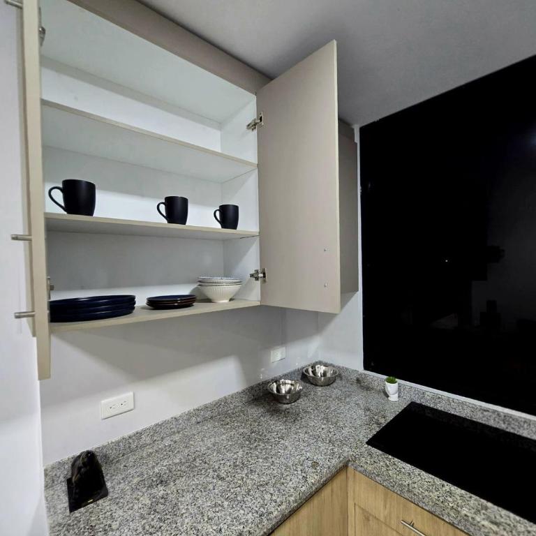 Suite de encanto céntrica, elegante y con piscina - One-Bedroom Apartment - 17