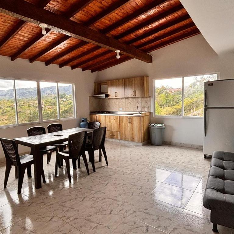 HOSPEDAJE VILLA SAMARA --- cerca de la piedra -- GUATAPÉ - Apartamento - 1