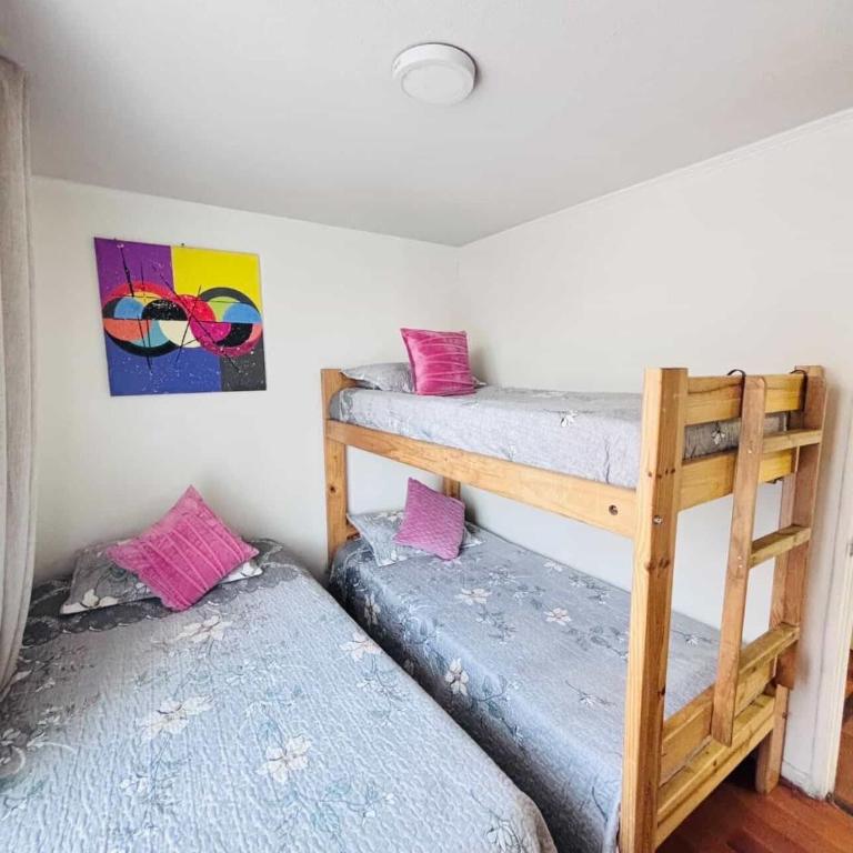 3 dormitorios Familiar con Estacionamiento gratis - Metro Santa Ana - Three-Bedroom Apartment - 7