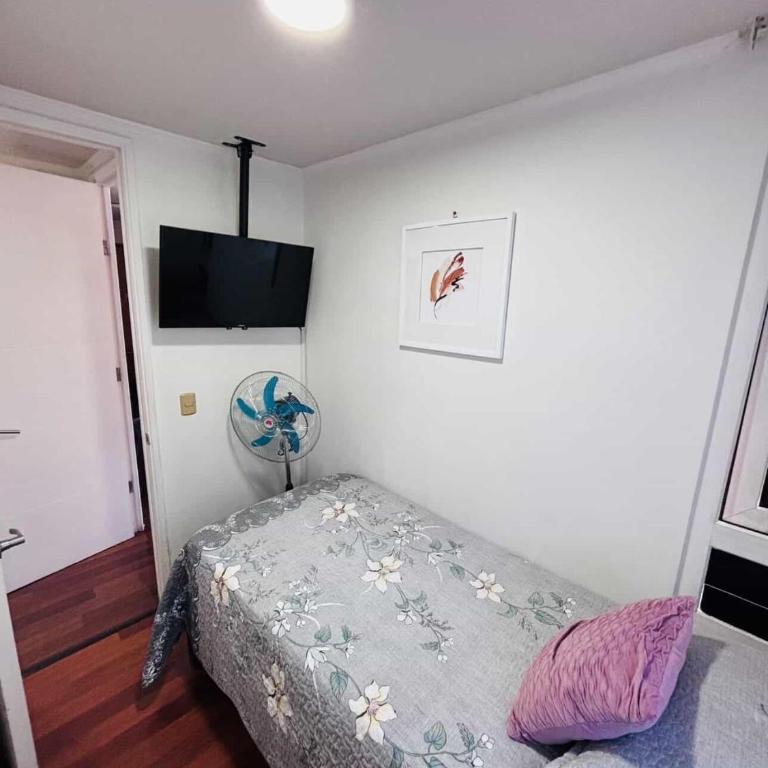3 dormitorios Familiar con Estacionamiento gratis - Metro Santa Ana - Three-Bedroom Apartment - 13