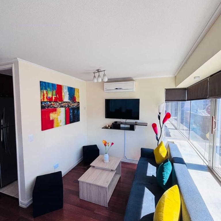 Depto en Santiago Centro con balcón y vista - parking opcional - Three-Bedroom Deluxe Apartment - 10
