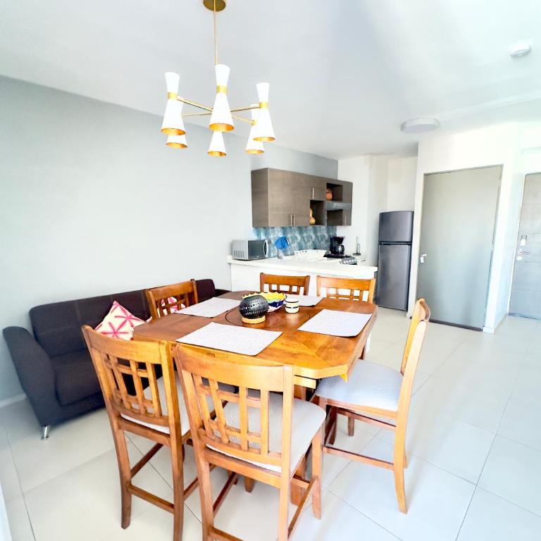 Modern Mexican-style apartment in Monterrey - Three-Bedroom Apartment - 1