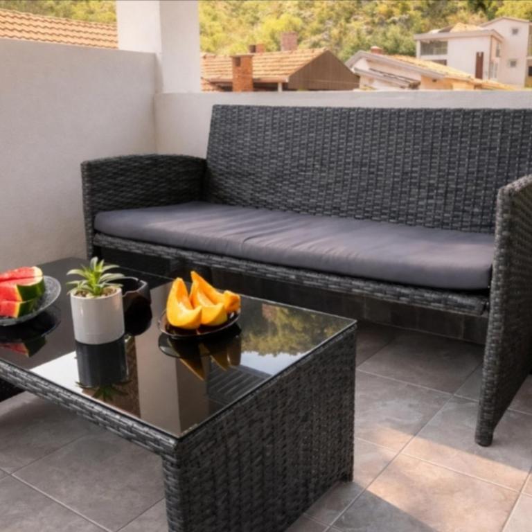 ZARA apartment- Near the Old town ,Cool and shaded ,3 ACs , Free Parking & Peaceful - Two-Bedroom Apartment - 32