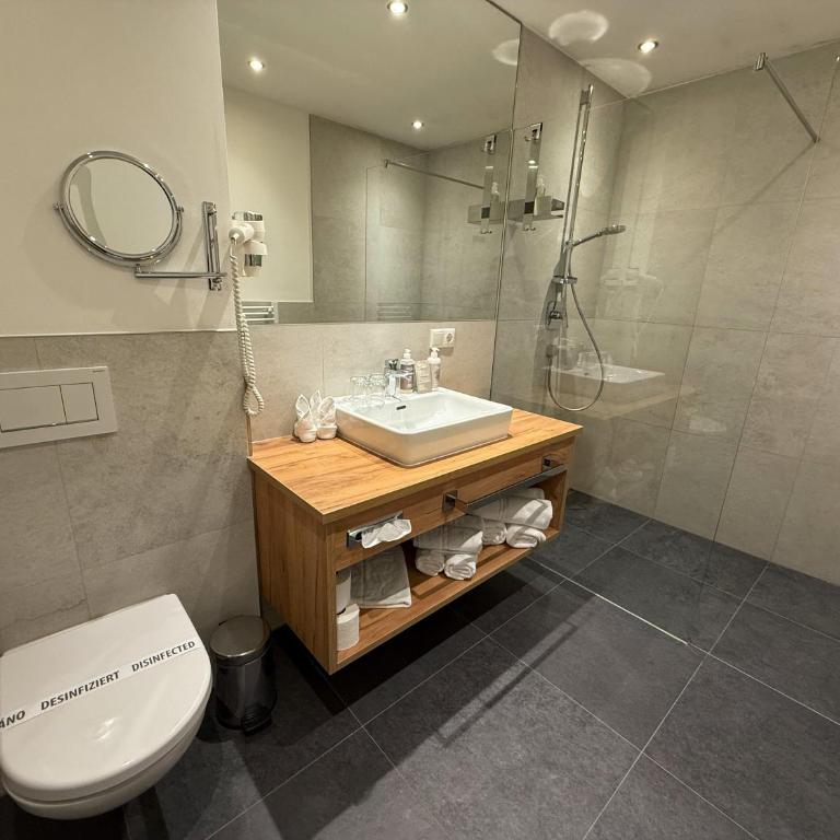 Thurners Boutique Hotel at Großglockner, Film Inspired - Familiensuite mit Balkon - 12