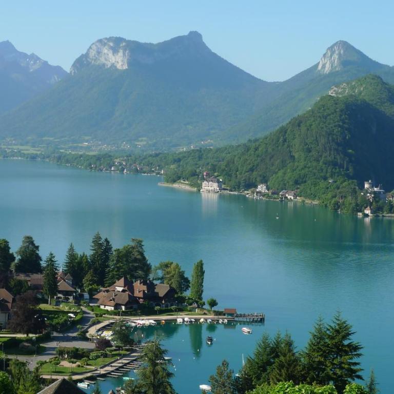 Chalet avec vue splendide sur le lac d'Annecy - Chalet 3 Chambres - 9