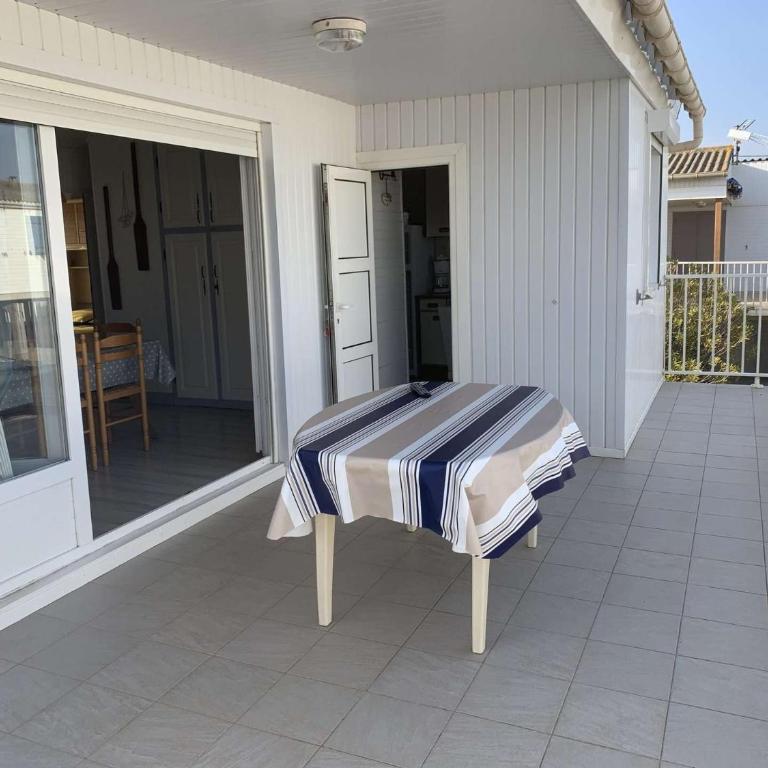 AIG 48 – Chalet climatisé – Gruissan – 6 personnes - Chalet 3 Chambres - 5