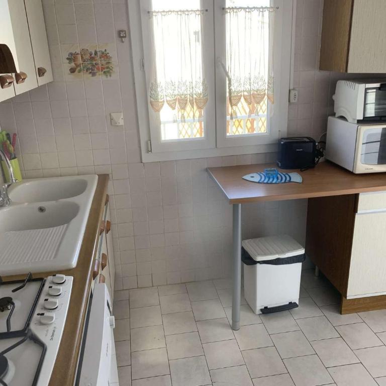 AIG 48 – Chalet climatisé – Gruissan – 6 personnes - Chalet 3 Chambres - 11