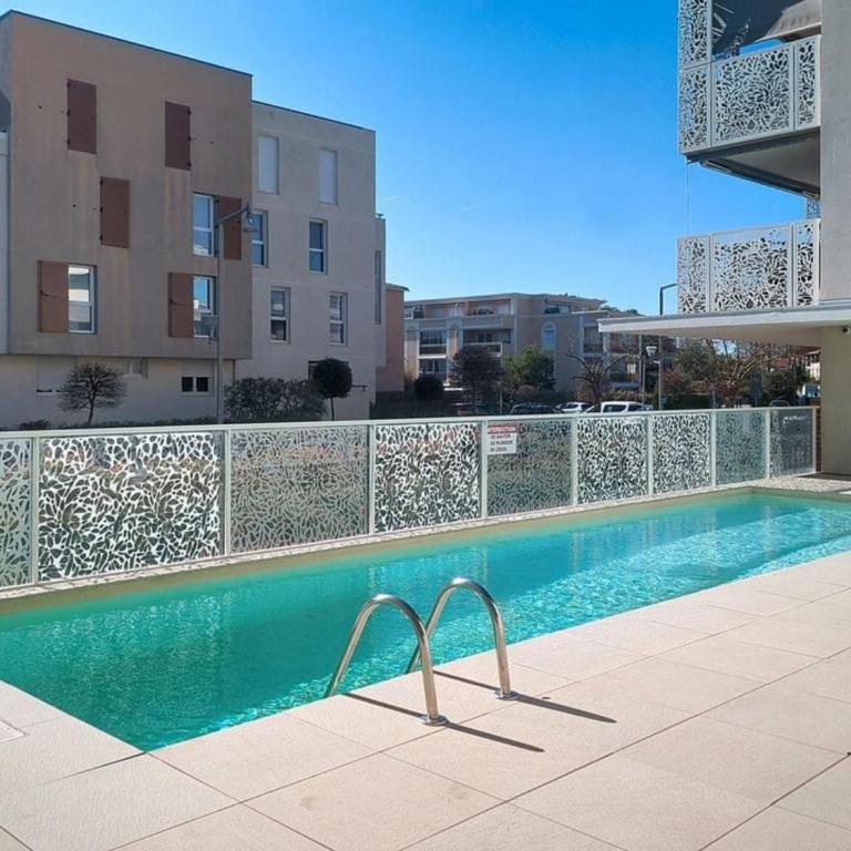 T2 élégant avec clim & piscine Port Fréjus Plage - Apartment mit 1 Schlafzimmer - 2