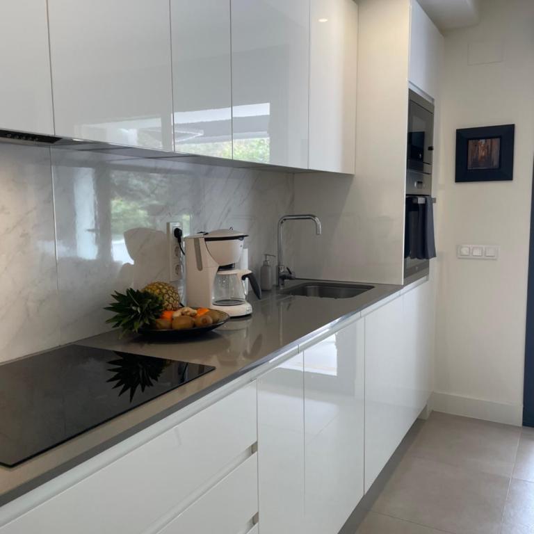 Private Garden Retreat with Pool, Walk to Beach - Casa Unifamiliar de 2 dormitorios - 41
