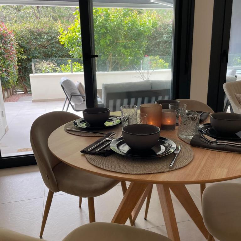 Private Garden Retreat with Pool, Walk to Beach - Casa Unifamiliar de 2 dormitorios - 30