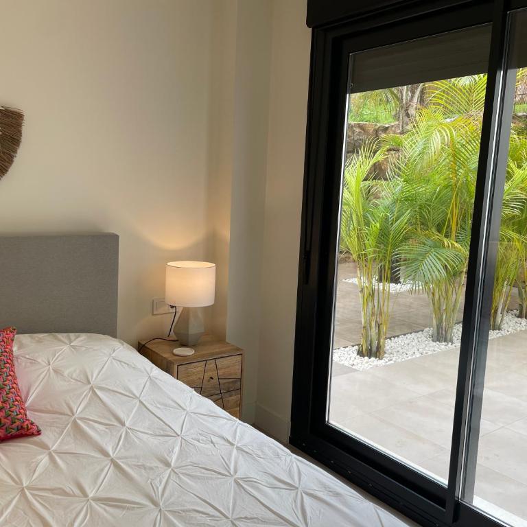 Private Garden Retreat with Pool, Walk to Beach - Casa Unifamiliar de 2 dormitorios - 50