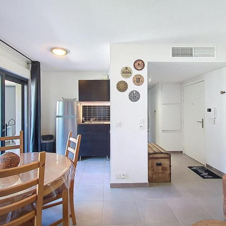 T2 élégant avec clim & piscine Port Fréjus Plage - Apartment mit 1 Schlafzimmer - 12