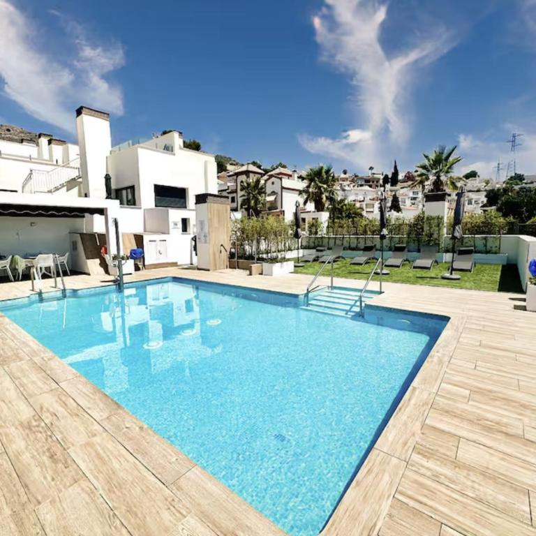 Private Garden Retreat with Pool, Walk to Beach - Casa Unifamiliar de 2 dormitorios - 3