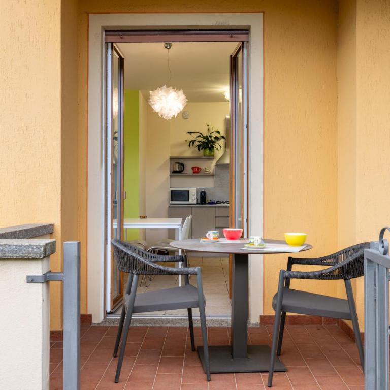 Trilocale in centro Baveno con giardino - Appartamento con 2 Camere da Letto - 2
