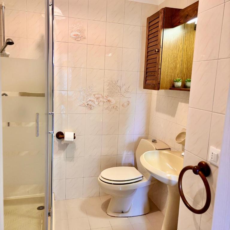 Bilocale con BALCONE a pochi minuti dal LAGO - Appartamento con 1 Camera da Letto - 10
