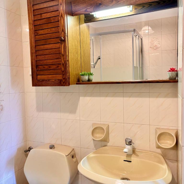 Bilocale con BALCONE a pochi minuti dal LAGO - Appartamento con 1 Camera da Letto - 9