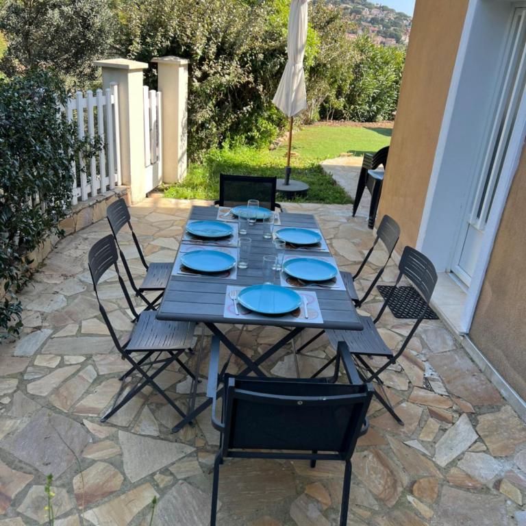 Ou Souleou appartement 3 étoiles dans villa Spa béton jardin vue mer et colline - Apartamento de 2 dormitorios con vistas - 15