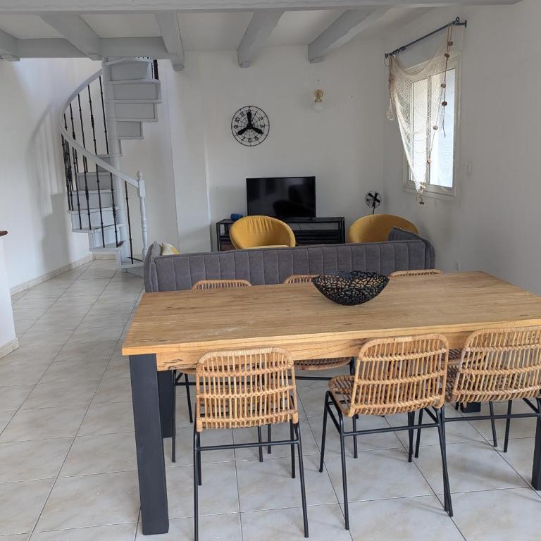 Sol-Y-Days Avenue Camargue, grande maison proche centre et mer - Casa con 2 Camere da Letto - 7