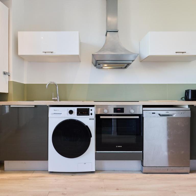 Garden - Supermarket - Park - Wifi - 3 bedrooms - Appartamento con 1 Camera da Letto - 30