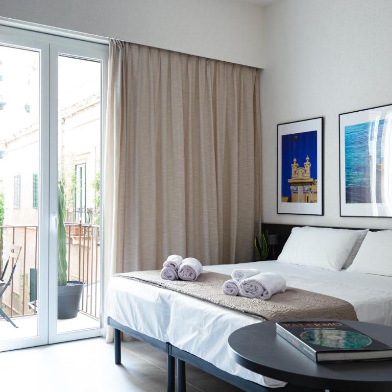 Palermo Holiday House - Suite & Rooms, Centro Politeama - Two-Bedroom Apartment with Balcony - 2