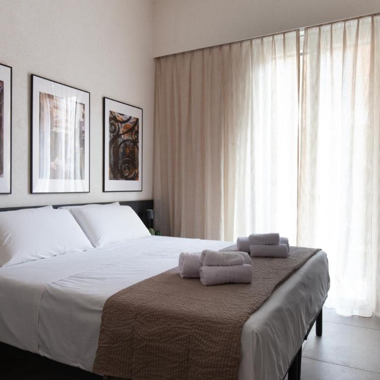Palermo Holiday House - Suite & Rooms, Centro Politeama - Two-Bedroom Apartment with Balcony - 5