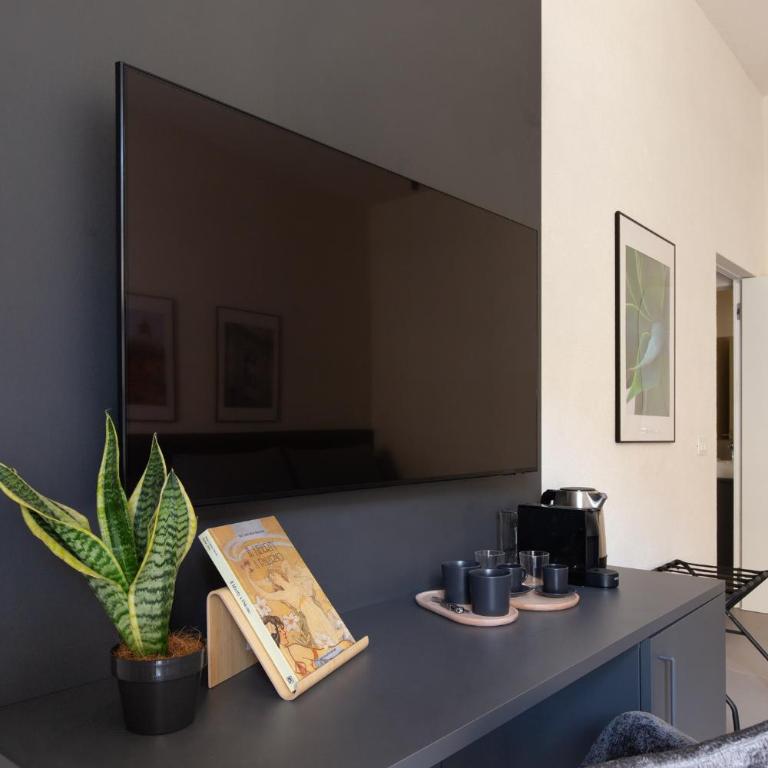 Palermo Holiday House - Suite & Rooms, Centro Politeama - Two-Bedroom Apartment with Balcony - 16