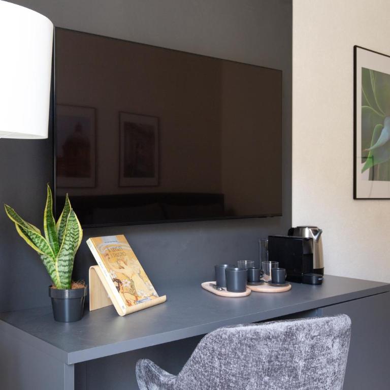 Palermo Holiday House - Suite & Rooms, Centro Politeama - Studio with Balcony - 12