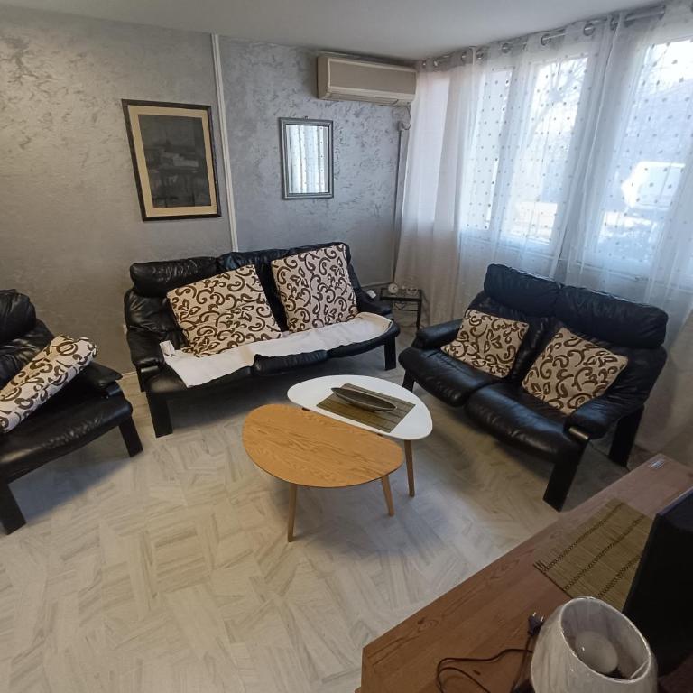 Jela Apartment - Two bedroom, free parking, Wi-Fi, city centre - Apartman sa 2 Spavaće Sobe - 1