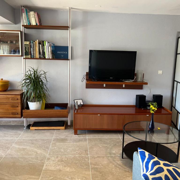 Ou Souleou appartement 3 étoiles dans villa Spa béton jardin vue mer et colline - Apartamento de 2 dormitorios con vistas - 8