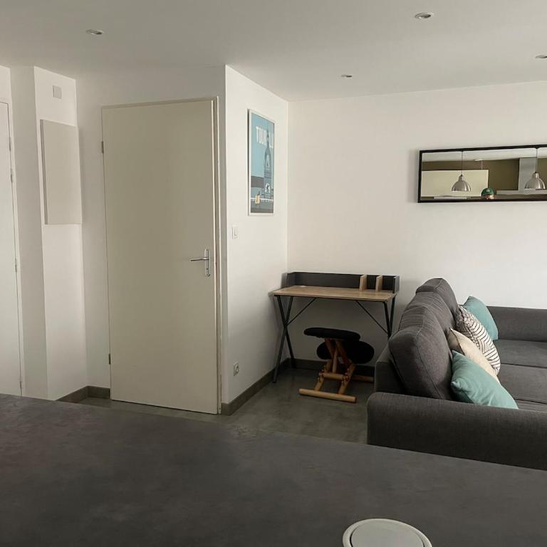 Duplex à 10min de la gare & centre avec balcon - Appartement 1 Chambre - 18