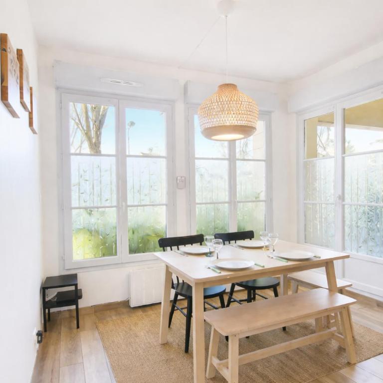 DisneyLand & Val D'Europe - 2 mins from Train Station - Cocon Garonne - Apartment mit 1 Schlafzimmer - 5