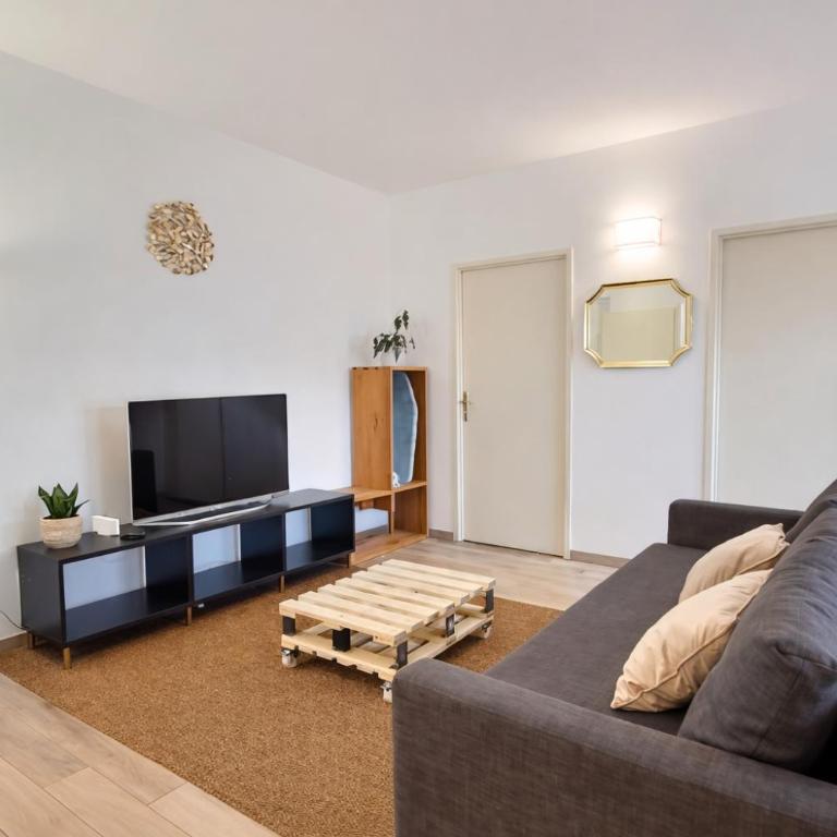 DisneyLand & Val D'Europe - 2 mins from Train Station - Cocon Garonne - Apartment mit 1 Schlafzimmer - 6